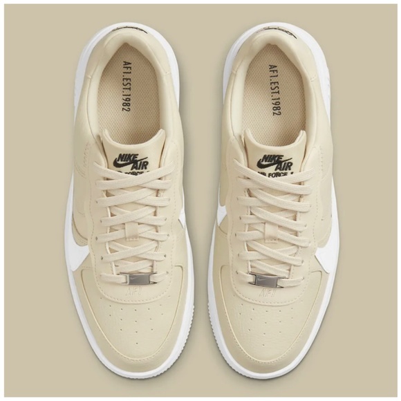 Women's Nike Air Force 1 PLT.AF.ORM Fossil Beige Sail Off White - Picture 3 of 3